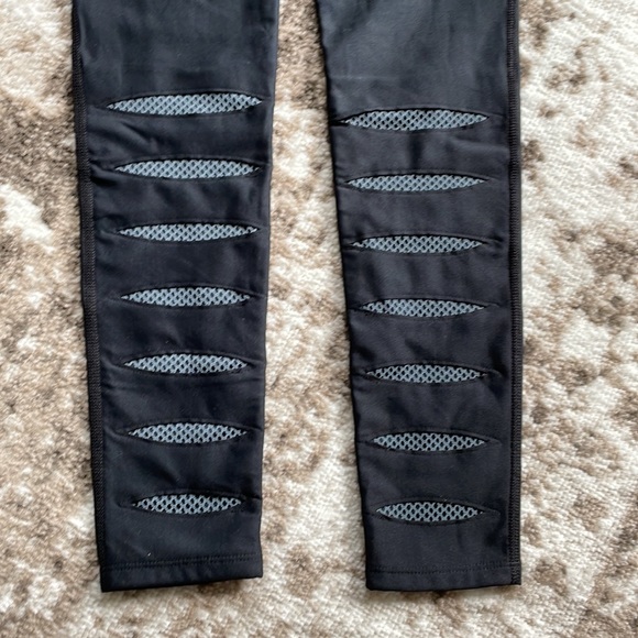 NWT Under Armour women’s tights S black - Picture 5 of 5